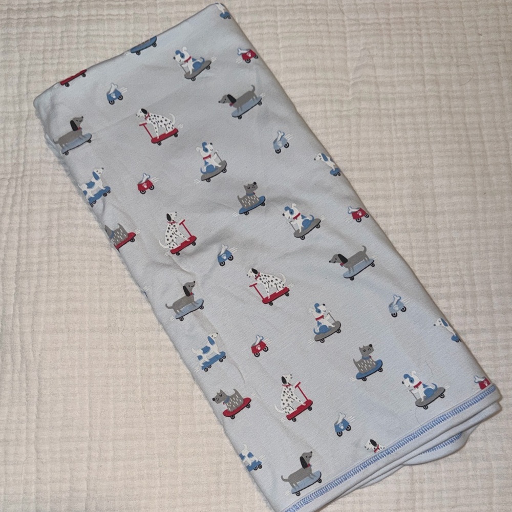 Kissy Kissy Skateboarding Pups Blanket - Picture 3 of 3